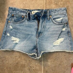 Never worn. Madewell relaxed denim shorts